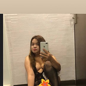 Tricia Pequeña Y Delgada escort in Chennai offers Experiencia de Novia (GFE)
 services