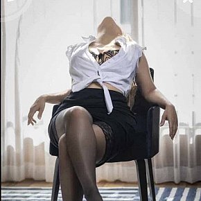 Tricia Pequeña Y Delgada escort in Chennai offers Experiencia de Novia (GFE)
 services