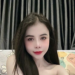 Lucie escort in Doha