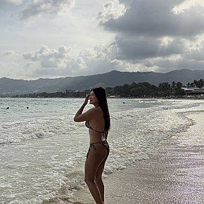 Kylie Tetas Enormes escort in Koh Samui offers Garganta profunda
 services