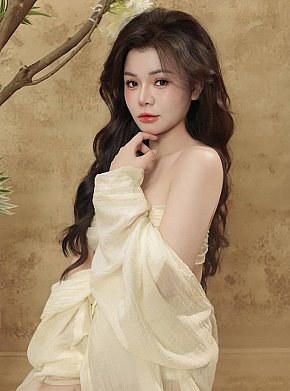 Yuki escort in Juffair