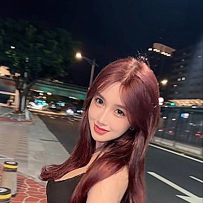 Hot girl in Makati offers Experience "Petite Amie"
