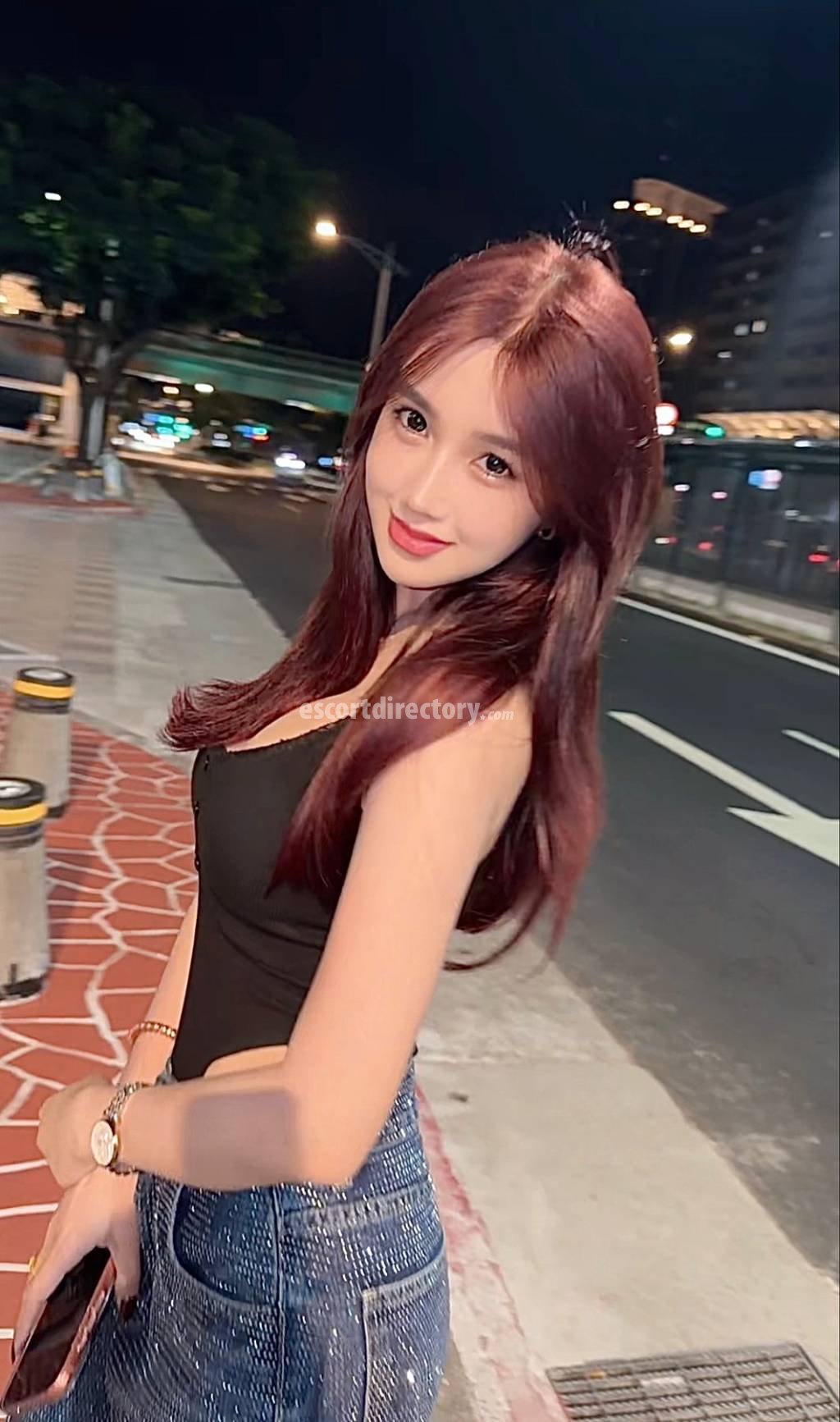 Hot girl in Makati offers Experience "Petite Amie"