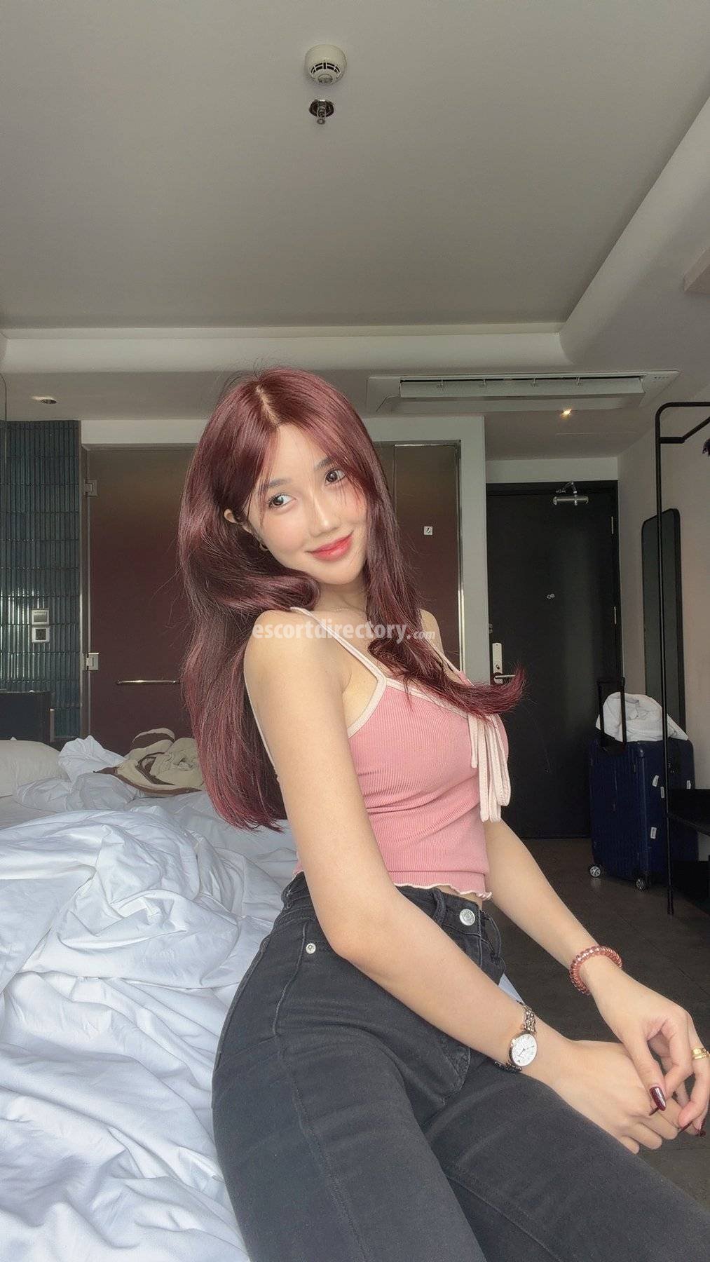 Hot girl in Makati offers Pipe sans capote