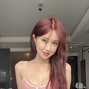 Hot girl in Makati offers Experience "Petite Amie"