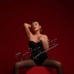 Arianna escort in Vienna offers DUO services
