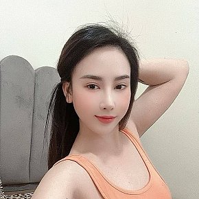 Siro-Naughty escort in Dubai offers Squirting services