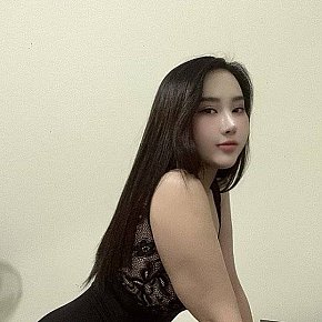 Siro-Naughty escort in Dubai offers Squirting services