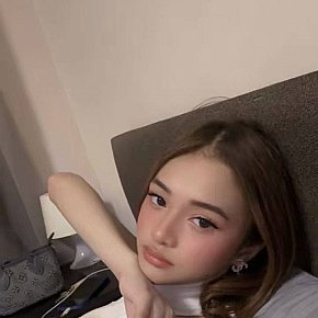 Donna escort in Manila offers Girlfriend Experience (GFE) services