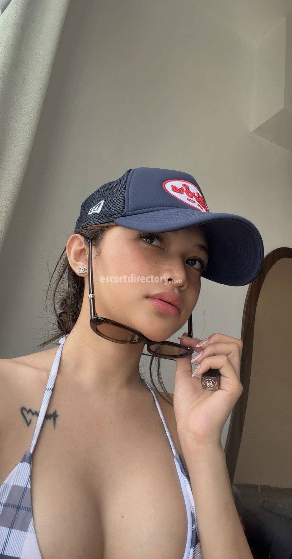 Donna performs Girlfriend Experience (GFE), escort in Manila