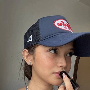 Donna performs Pompino senza preservativo, escort in Manila