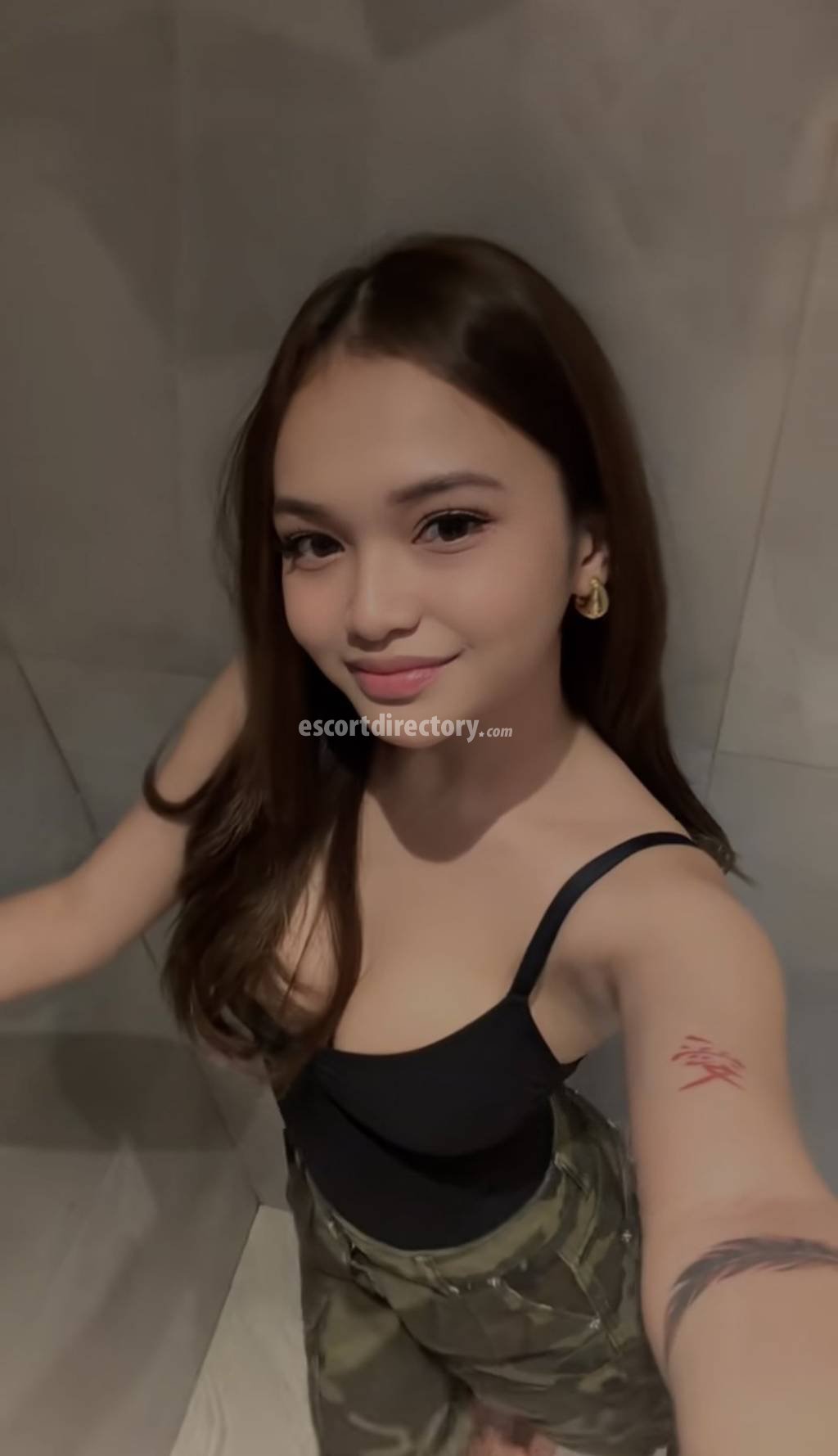 Hot girl in Manila offers Girlfriend Experience (GFE)