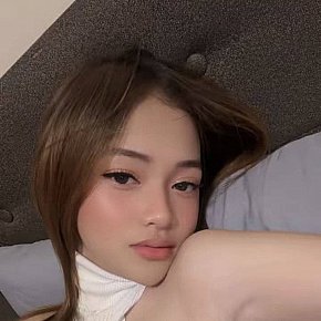 Donna escort in Manila offers Girlfriend Experience (GFE) services