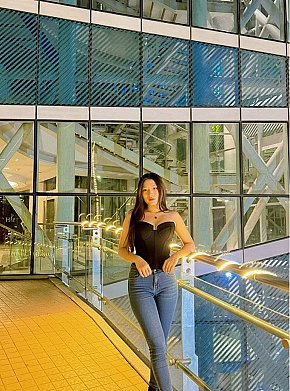 Amelia escort in New Delhi offers Ball Licking and Sucking services
