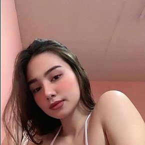 Cathy escort in Makati offers Girlfriend Experience (GFE) services