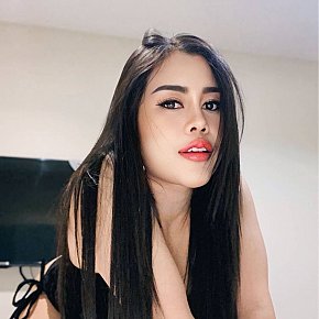Honey escort in Juffair offers Kissing services