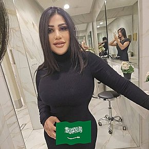 Maria Petite
 escort in Bangkok offers Erotic massage services