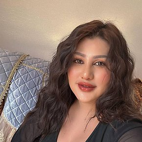 Maria Petite
 escort in Bangkok offers Erotic massage services