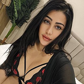 Maria Petite
 escort in Bangkok offers Erotic massage services