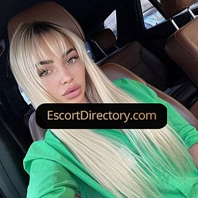 Elizabeth Vip Escort escort in Milan offers Erotic massage services