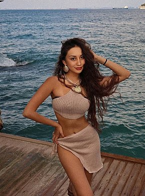 Belmyra escort in Dubai offers Striptease/Lapdance services