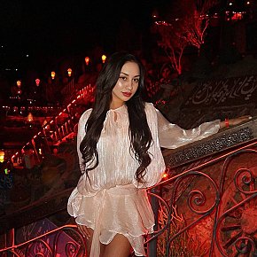 Belmyra escort in Dubai offers Striptease/Lapdance services