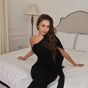 Belmyra escort in Dubai offers Striptease/Lapdance services
