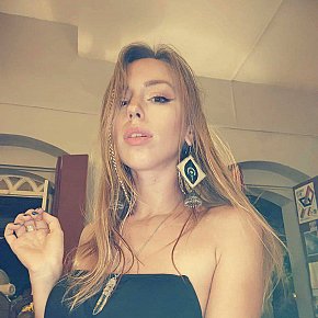 Kiara Petite
 escort in Munich offers Kissing services