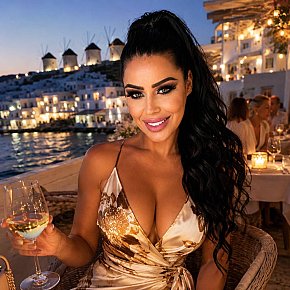 Claudia-Ferrari escort in London offers Dildo/sex toys services