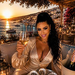 Claudia-Ferrari escort in London offers Dildo/sex toys services