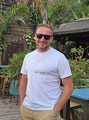 Ken Occasional
 escort in Gran Canaria offers Fingering services