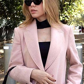 Sandy All Natural
 escort in London offers Girlfriend Experience (GFE) services