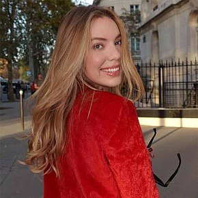 Sandy All Natural
 escort in London offers Girlfriend Experience (GFE) services