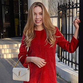 Sandy All Natural
 escort in London offers Girlfriend Experience (GFE) services