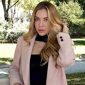 Sandy All Natural
 escort in London offers Girlfriend Experience (GFE) services