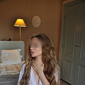 Sexy-Mistress-Dasha All Natural
 escort in London offers Handjob services