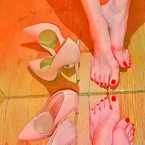 Mature-Erotic-Masseus escort in Milan offers Intimate massage services