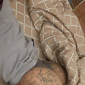 Asian_Maliya Super-culo escort in London offers Dildo/sex toys services