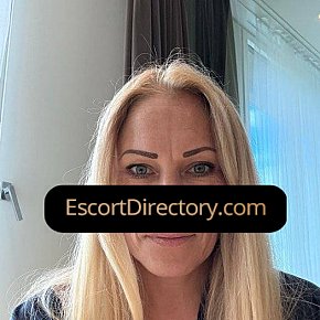 Polina Mature escort in Bern offers Fingering services
