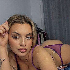 Tessa-Fox escort in London offers Kissing services