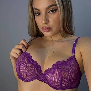 Tessa-Fox escort in London offers Kissing services