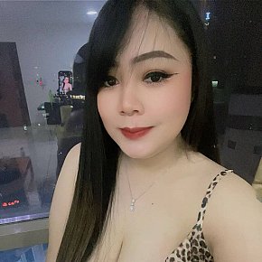 Grass escort in Manama offers Kissing services