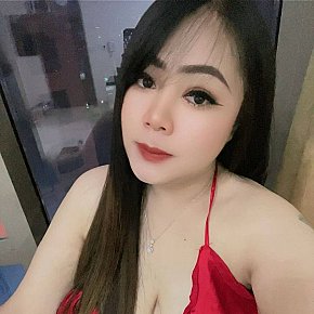 Grass escort in Manama offers Kissing services