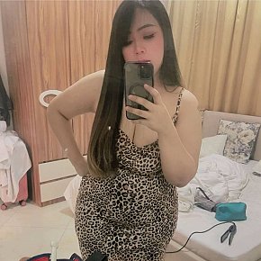 Grass escort in Manama offers Kissing services