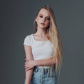 Little-Angel Model /Ex-model
 escort in London offers Handjob services