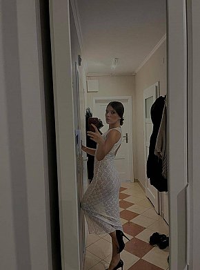 Laura Mignonă escort in London offers Sărut Franţuzesc services