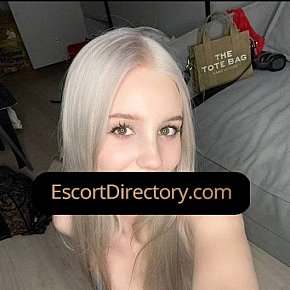 Donna escort in Verona offers Anal Sex services