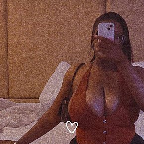 Justina escort in Lagos offers Kissing services