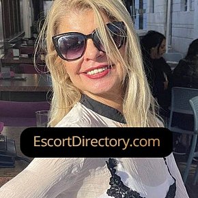 Cloe Mature escort in Dublin offers Cum on Face services