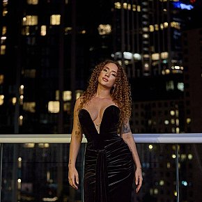 Virginia escort in London offers Oral fără Prezervativ cu Finalizare services